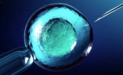 去美国做试管一般要多少钱，47岁去美国做供卵试管婴儿，需要找中介吗？ 